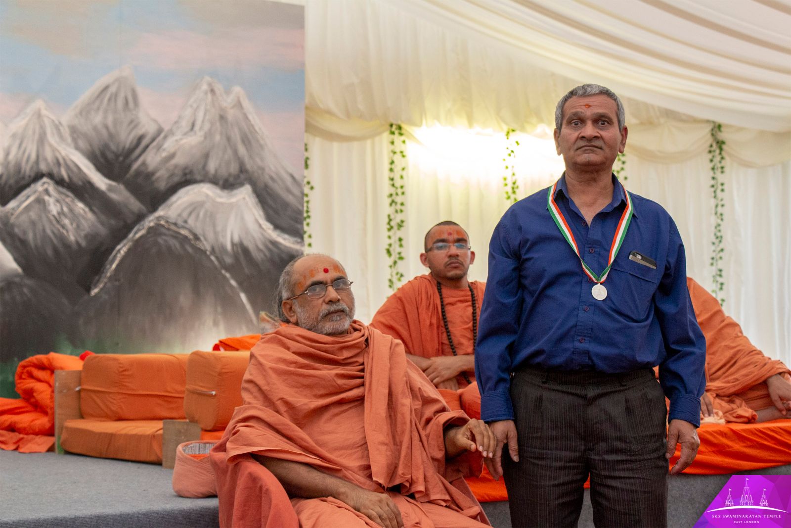 ©1987-2017 SKS Swaminarayan Temple East London